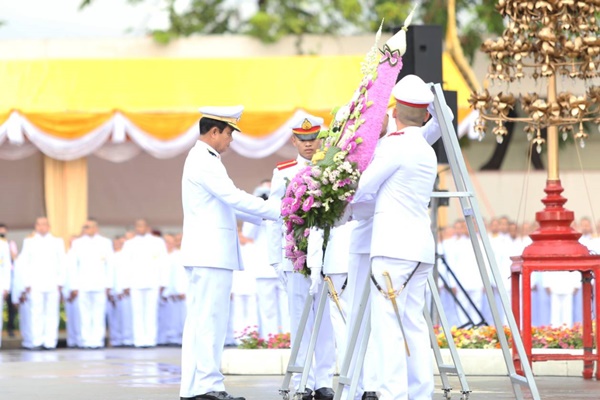 ﻿กรมบังคับคดีร่วมพิธีวางพวงมาลาและถวายบังคม เนื่องในวันคล้ายวันสวรรคต พระบาทสมเด็จพระจุลจอมเกล้าเจ้าอยู่หัว
